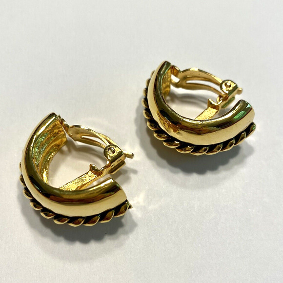 Vintage Clip On Earrings Chunky Goldtone Rope Textured Faux Hoop Boss Lady Y2K - Picture 4 of 7